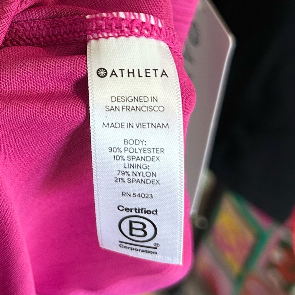 Athleta Pacifica Contoured Quarter Zip Tank UPF - Magenta Sz Medium NWT - Picture 3 of 8